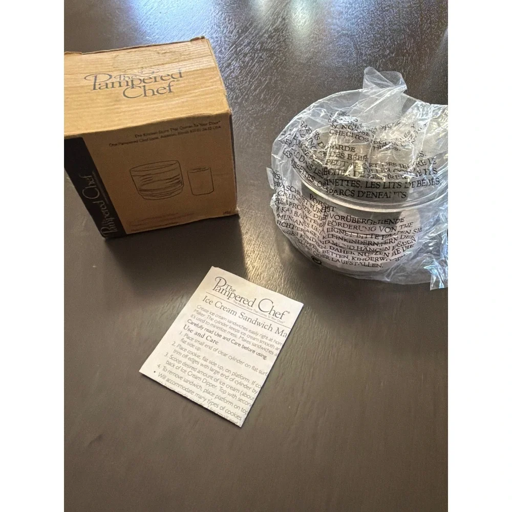 The Pampered Chef Ice Cream Sandwich Maker 2485 Clear Cylinder Kitchen Tool NEW